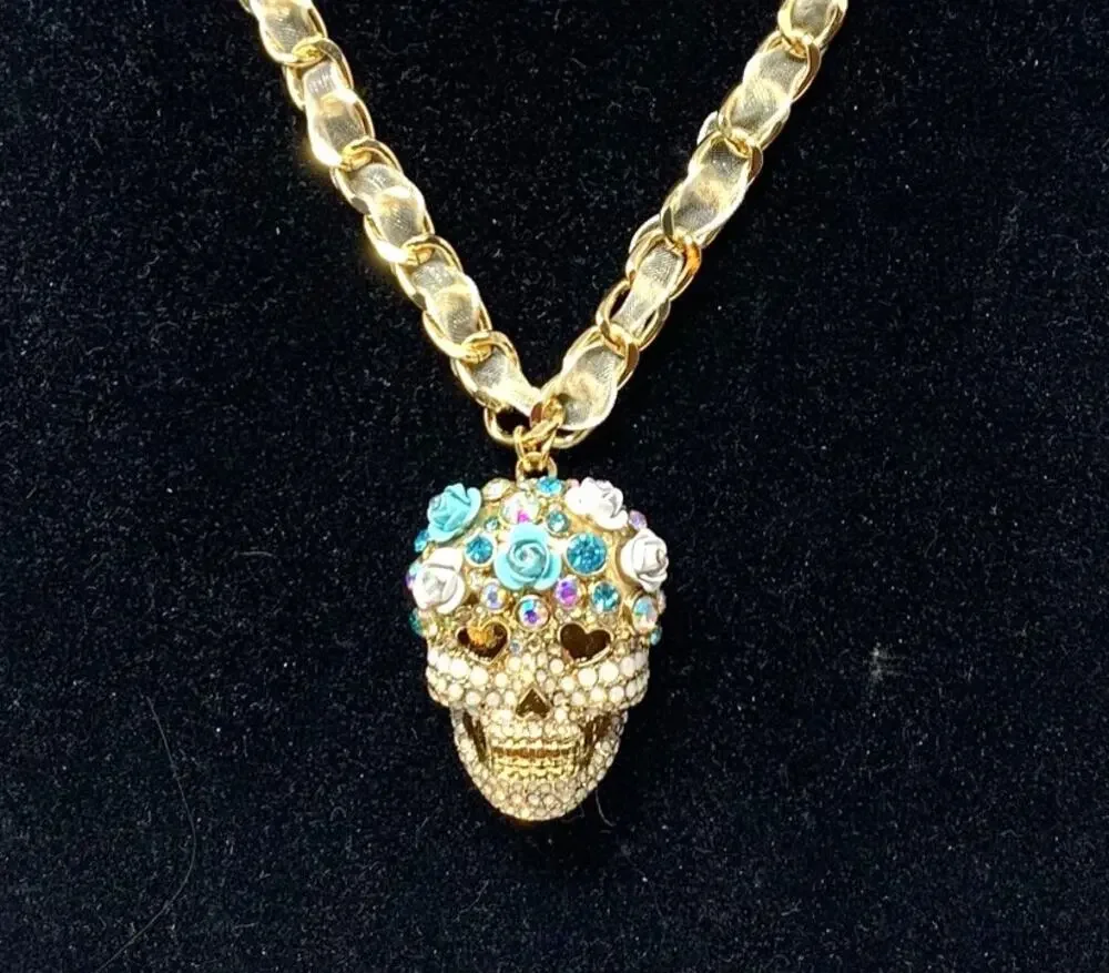 Betsey Johnson Sugar Skull Crystal Pendant Necklace w/ White Ribbon Chain  NEW